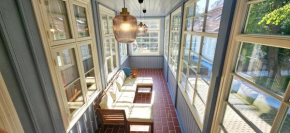 Villa Loebel - Exceptional two bedroom apartment with balcony and verandah